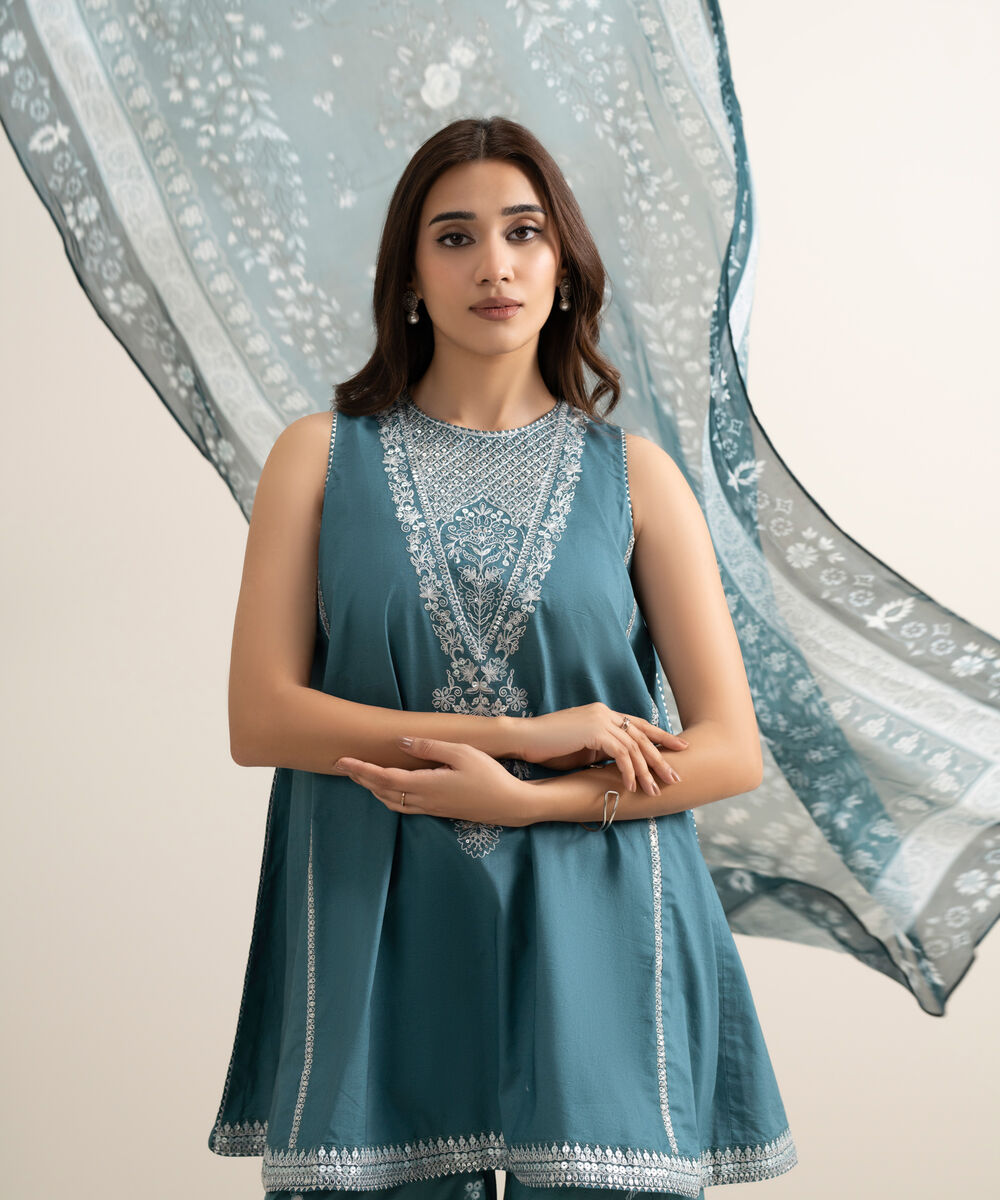 Women's Unstitched Textured Lawn Embroidered Green 3 Piece Suit