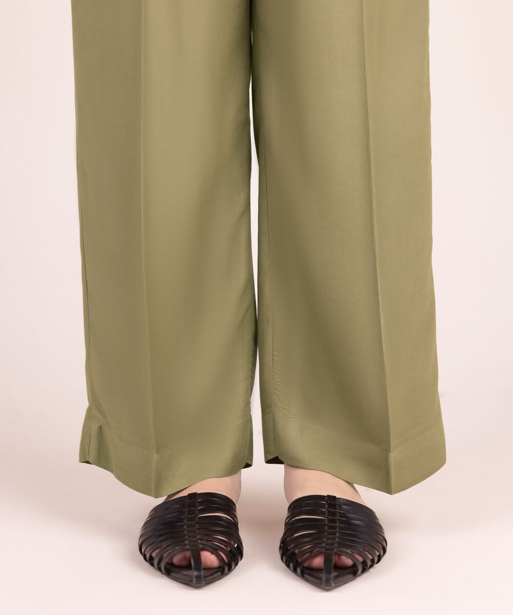 Women's RTW Bedford Solid Green Straight Pants