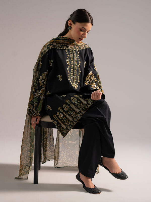 3 Piece - Embroidered Lawn Suit
