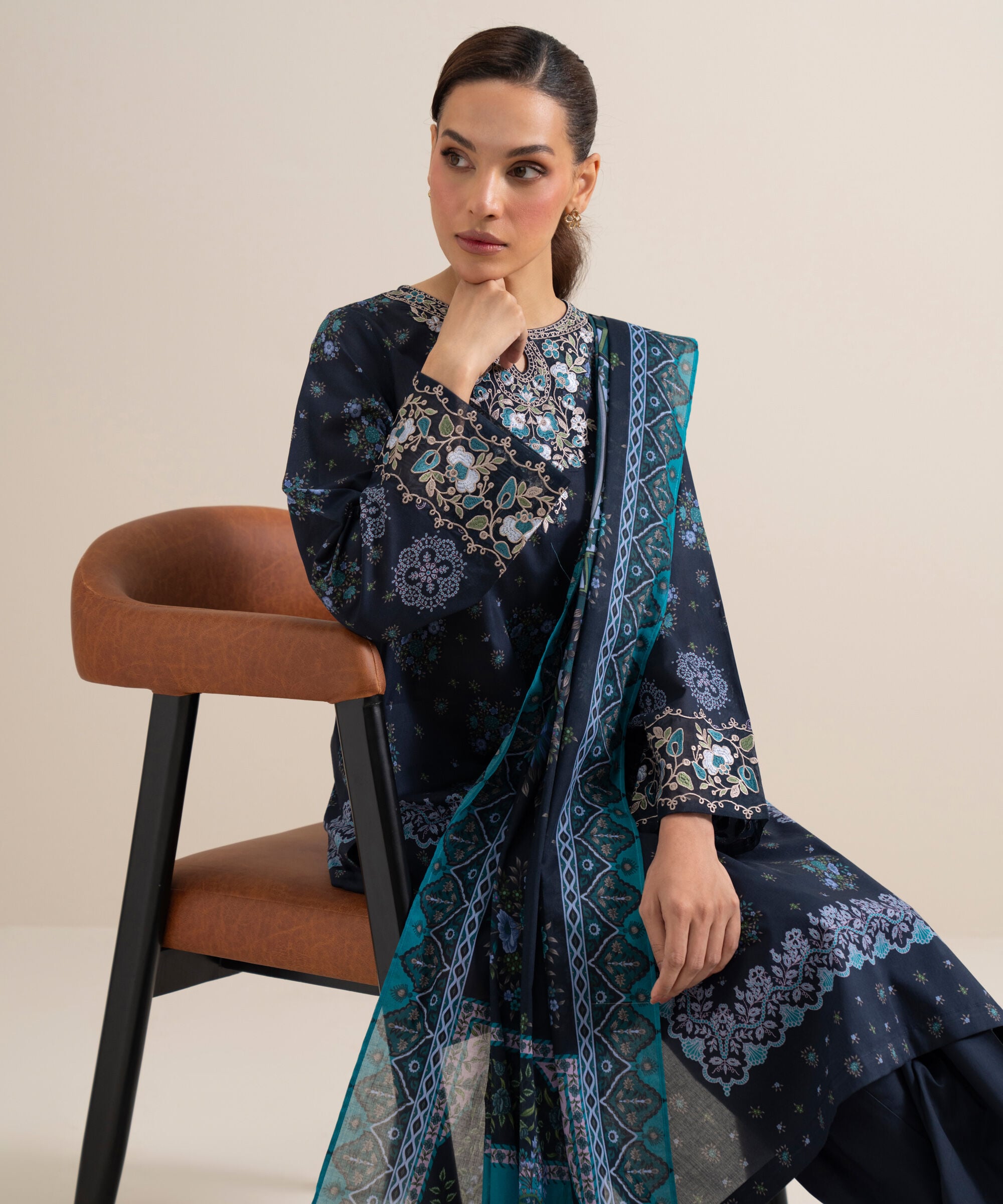 Unstitched 3 PC U3PDDS26V695