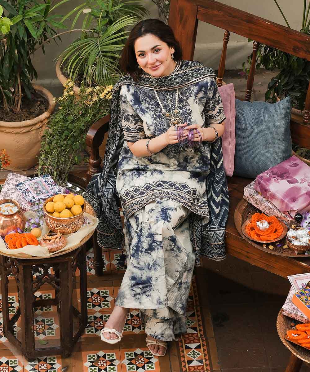 Woman - Blue 3 Piece - Embroidered Lawn Suit