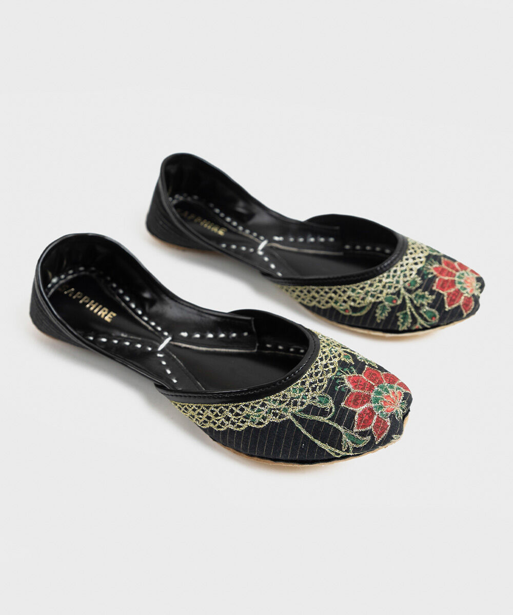 Woman - Black Embroidered Khussas