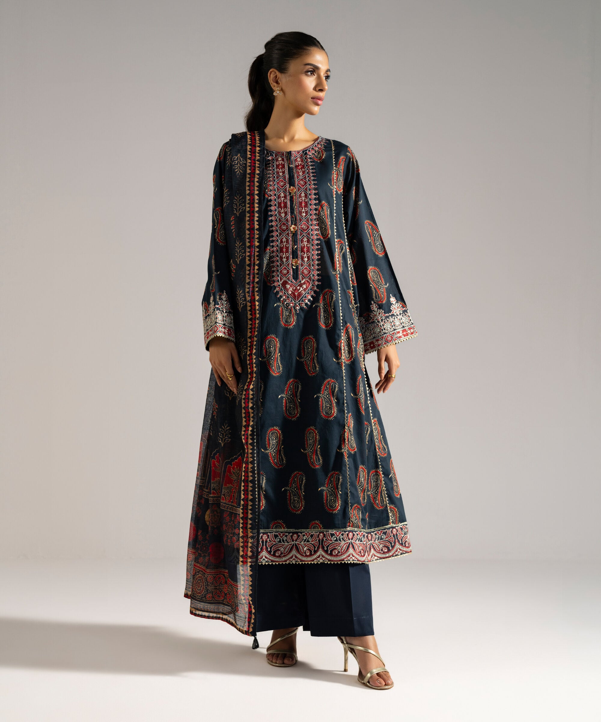 Retail Price: 16990/-PKR