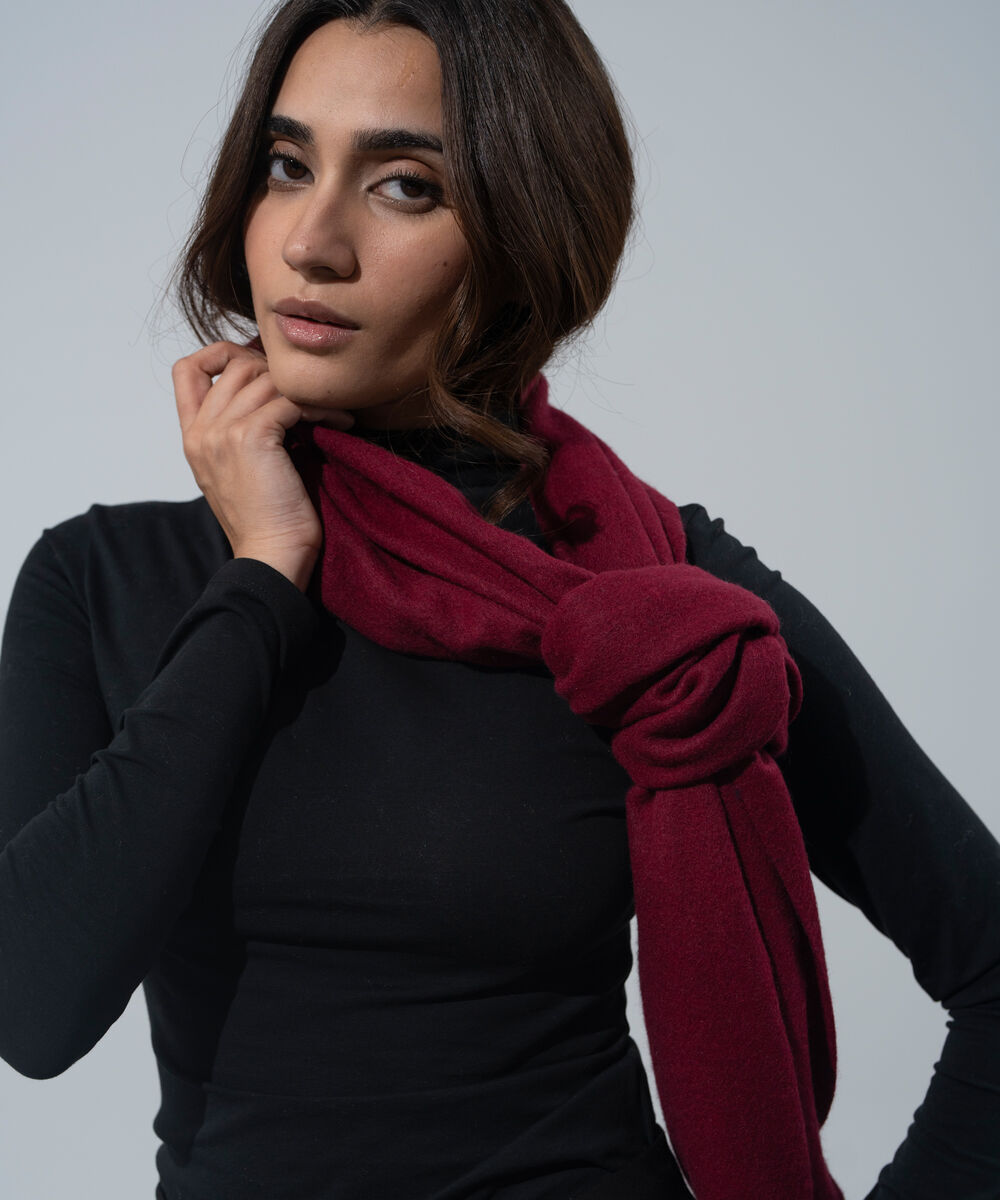 Women's Western Wear Merlot Polyester Solid Woolen Scarf