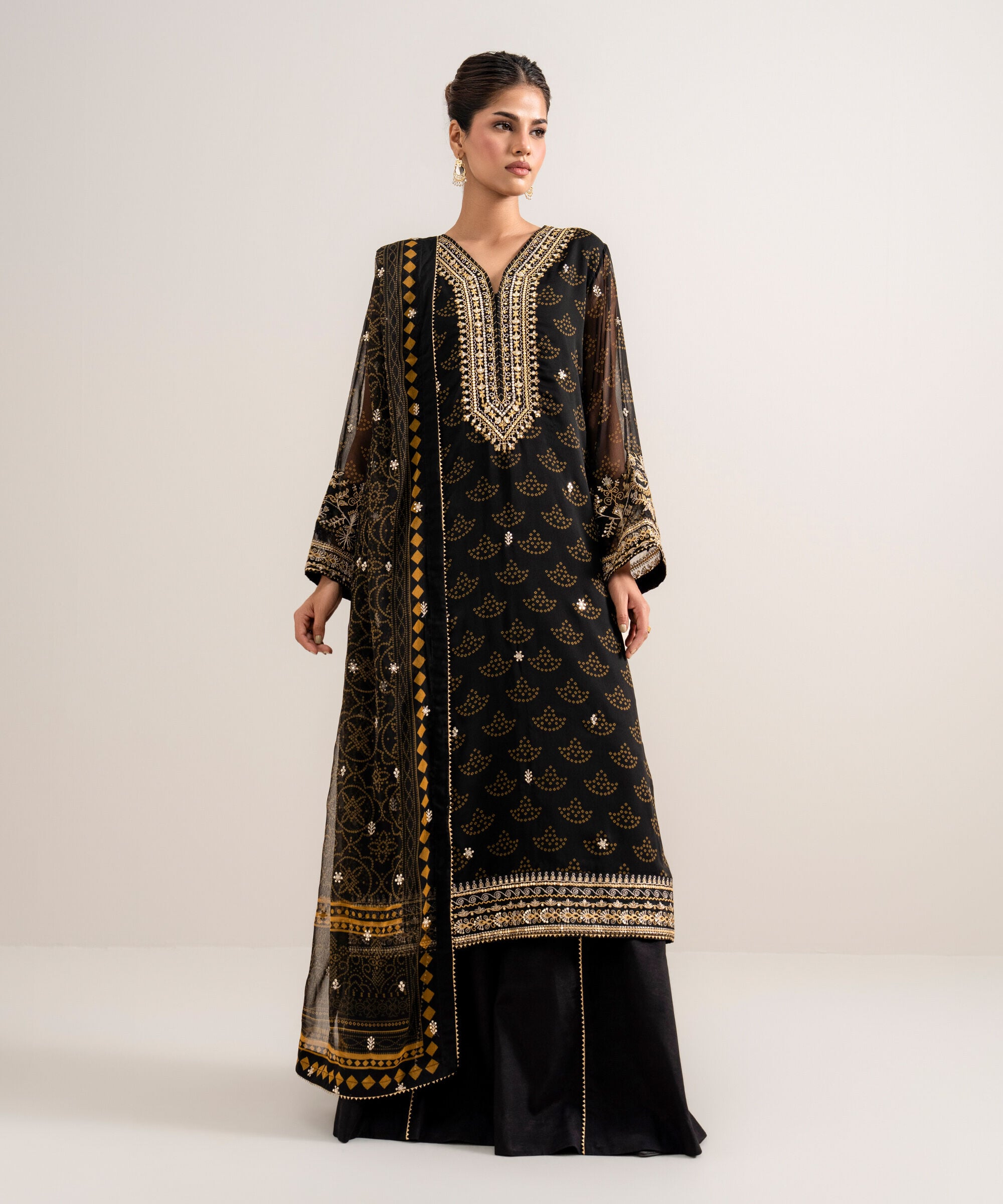 Retail Price: 10990/-PKR