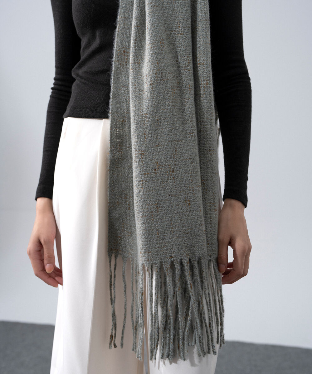 Women's Western Wear Light Grey Polyester Solid Woolen Scarf