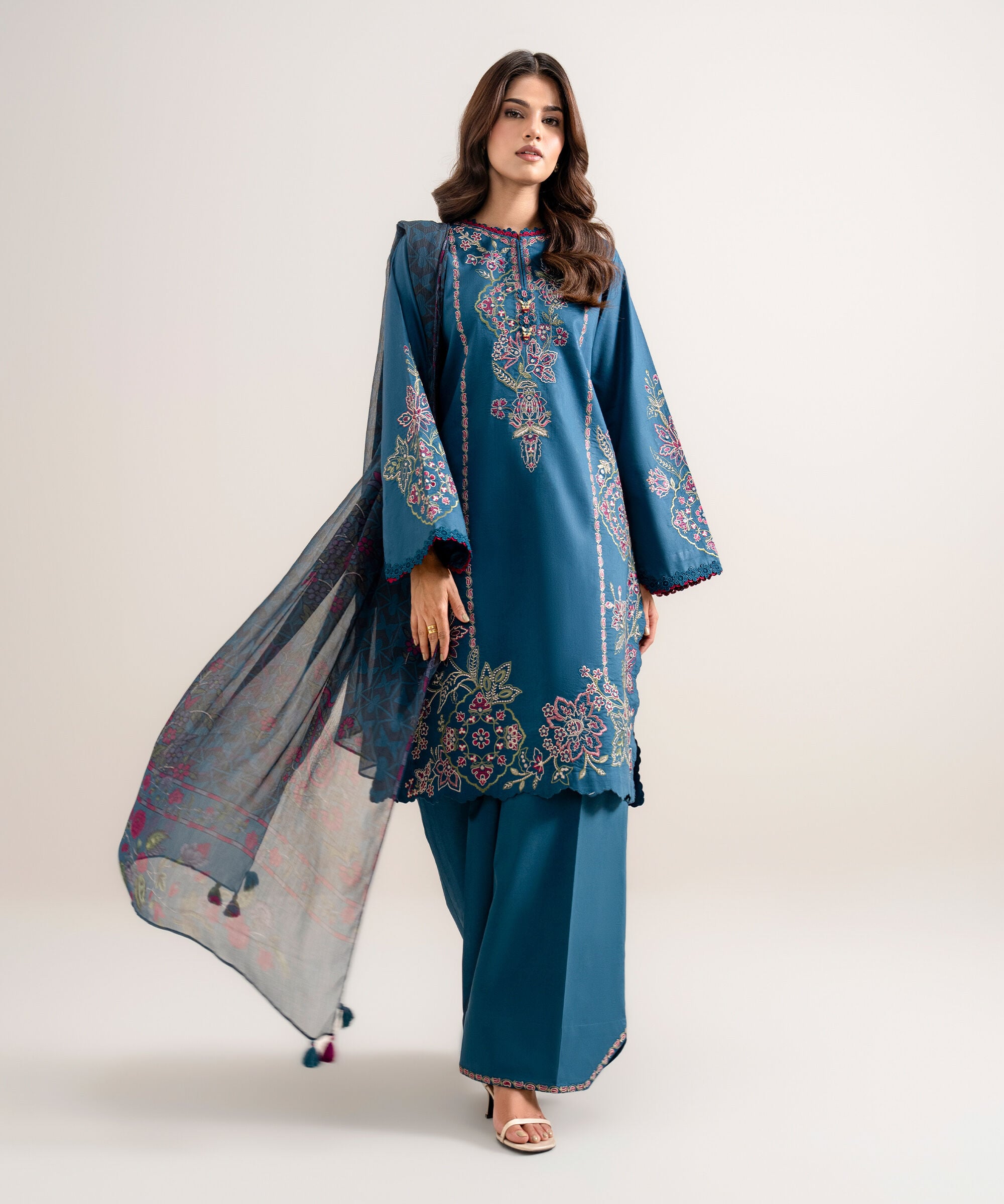 Retail Price: 7990/-PKR