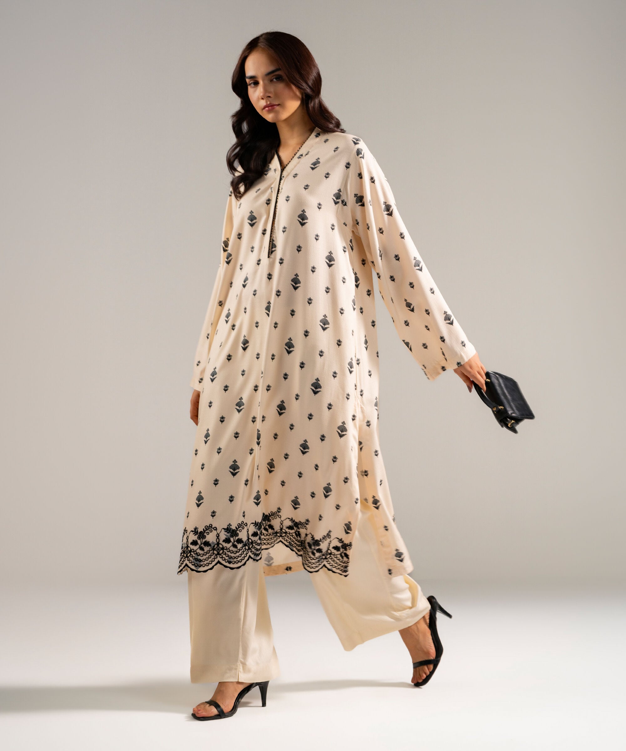 Retail Price: 7990/-PKR