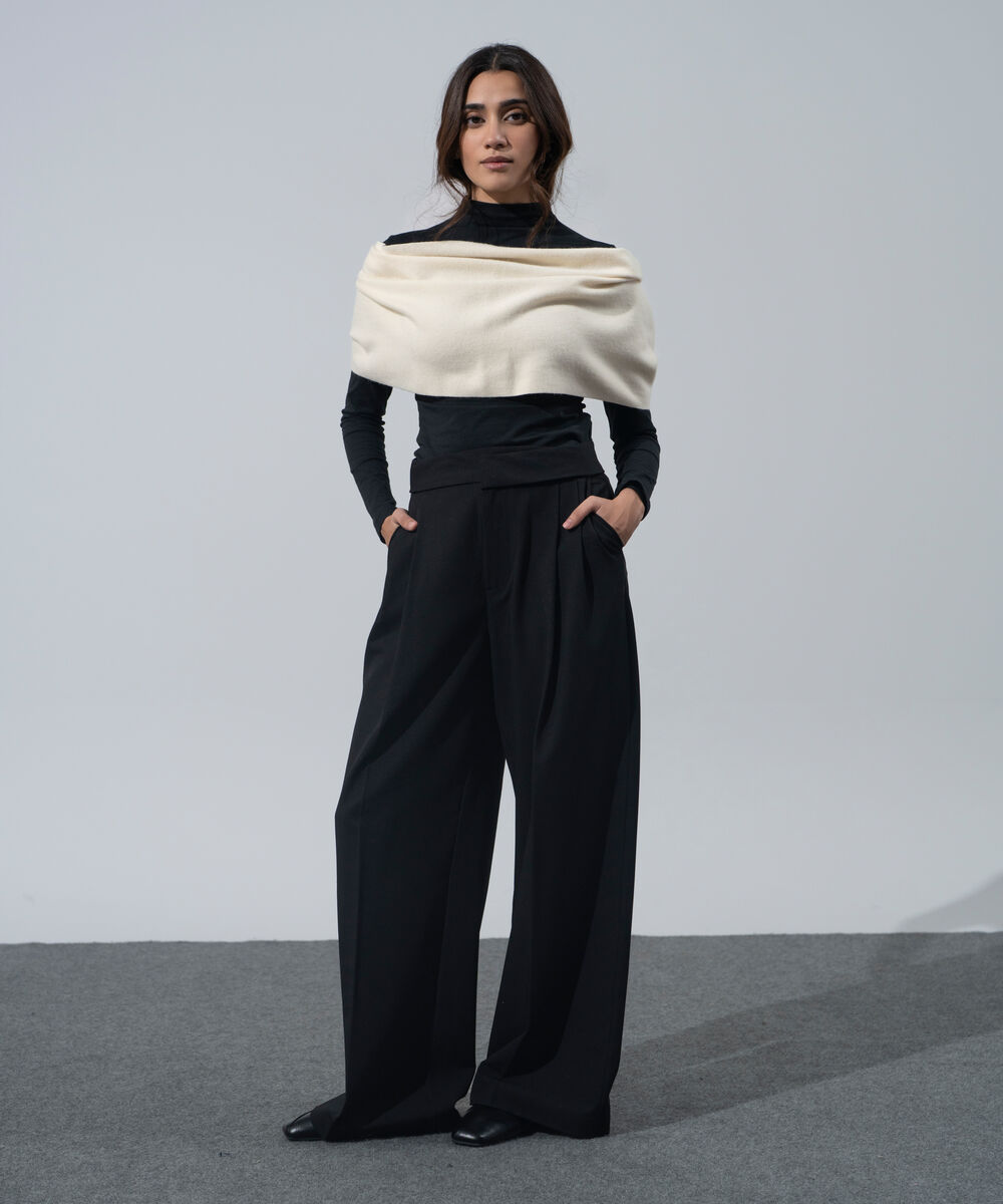 Women's Western Wear Off-White Polyester Solid Woolen Scarf