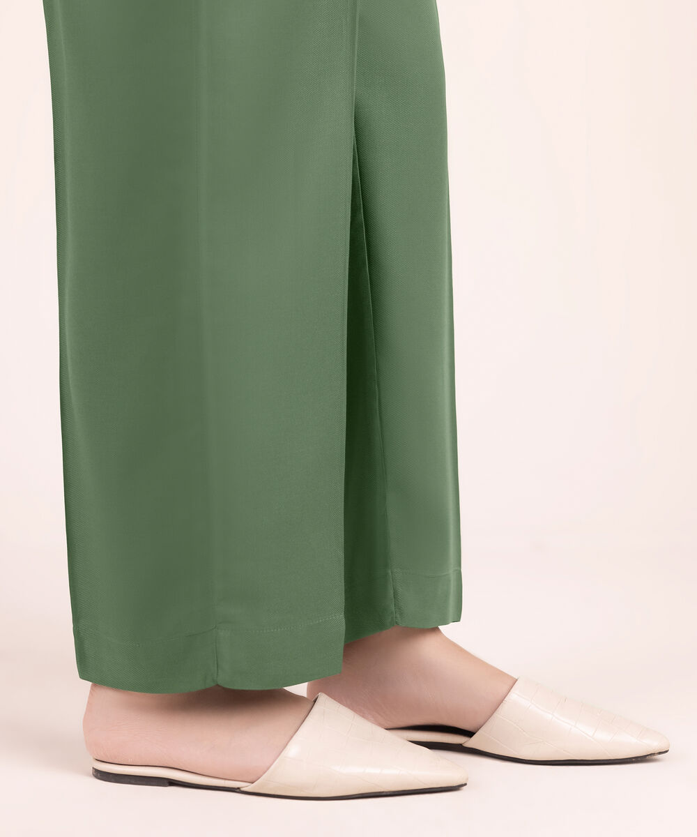 Women's RTW Bedford Solid Green Straight Pants