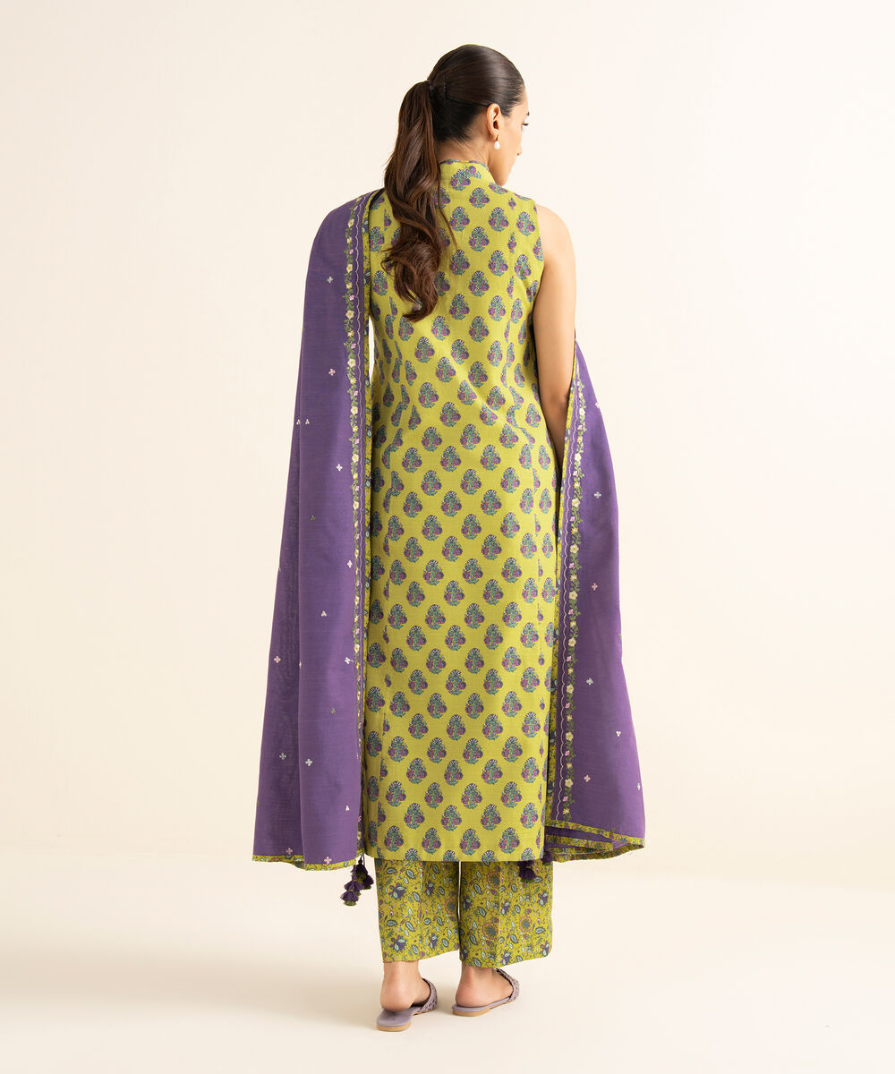 Women's Unstitched Light Khaddar Embroidered Multi 3 Piece Suit