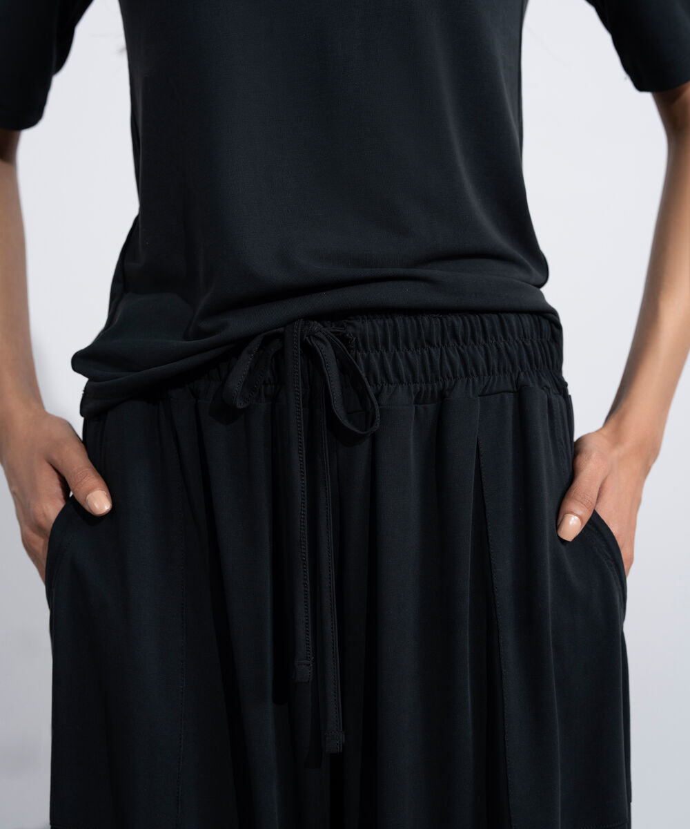 Women's Black Flowing Balloon Trousers