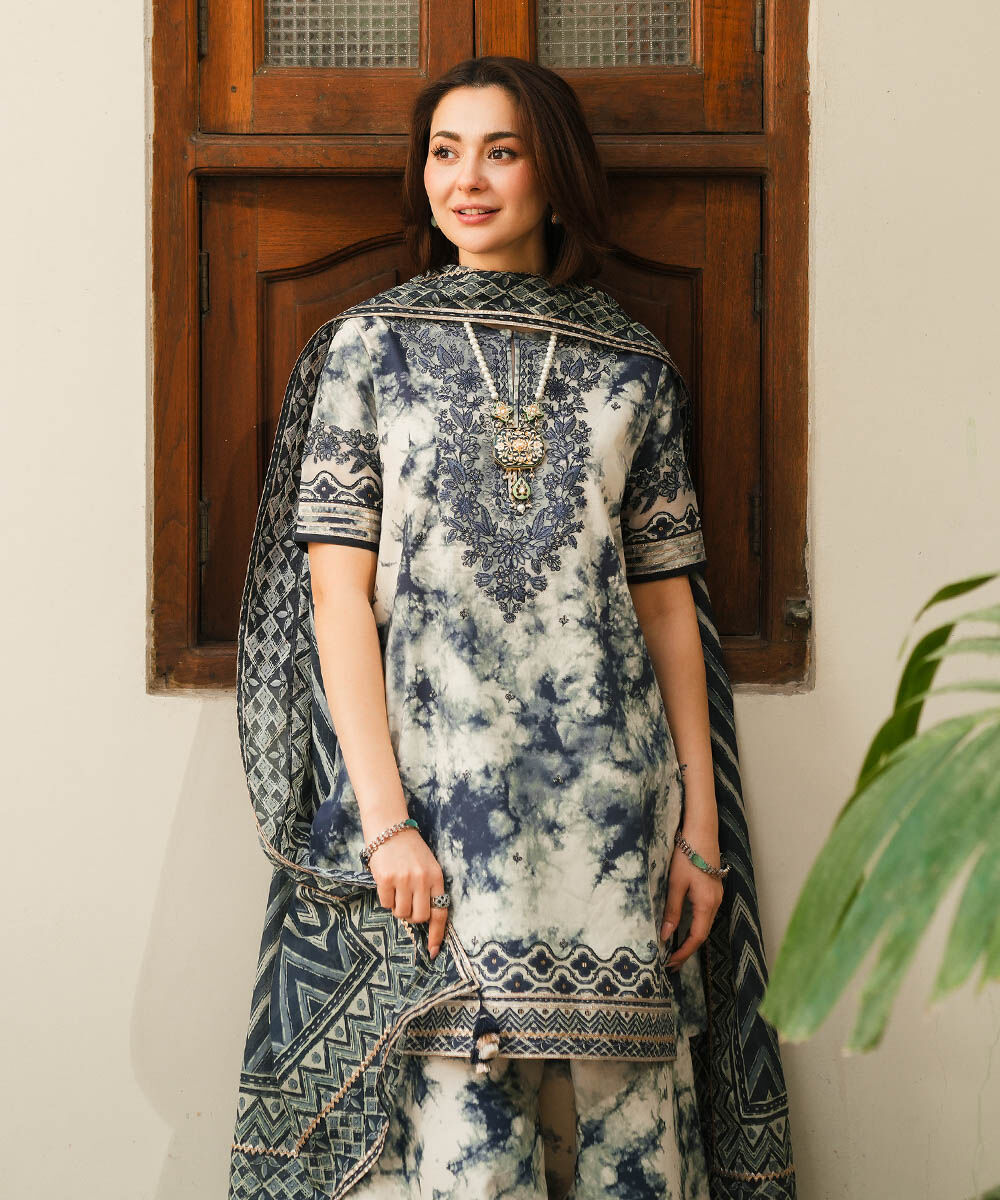 Woman - Blue 3 Piece - Embroidered Lawn Suit