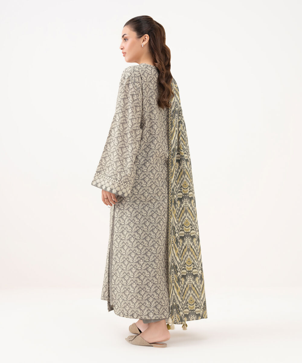 Women's Unstitched Khaddar Printed Grey 3 Piece Suit