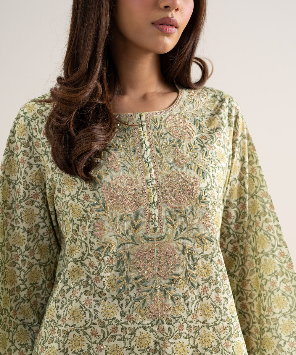 Women's Unstitched Lawn Embroidered Green 3 Piece Suit