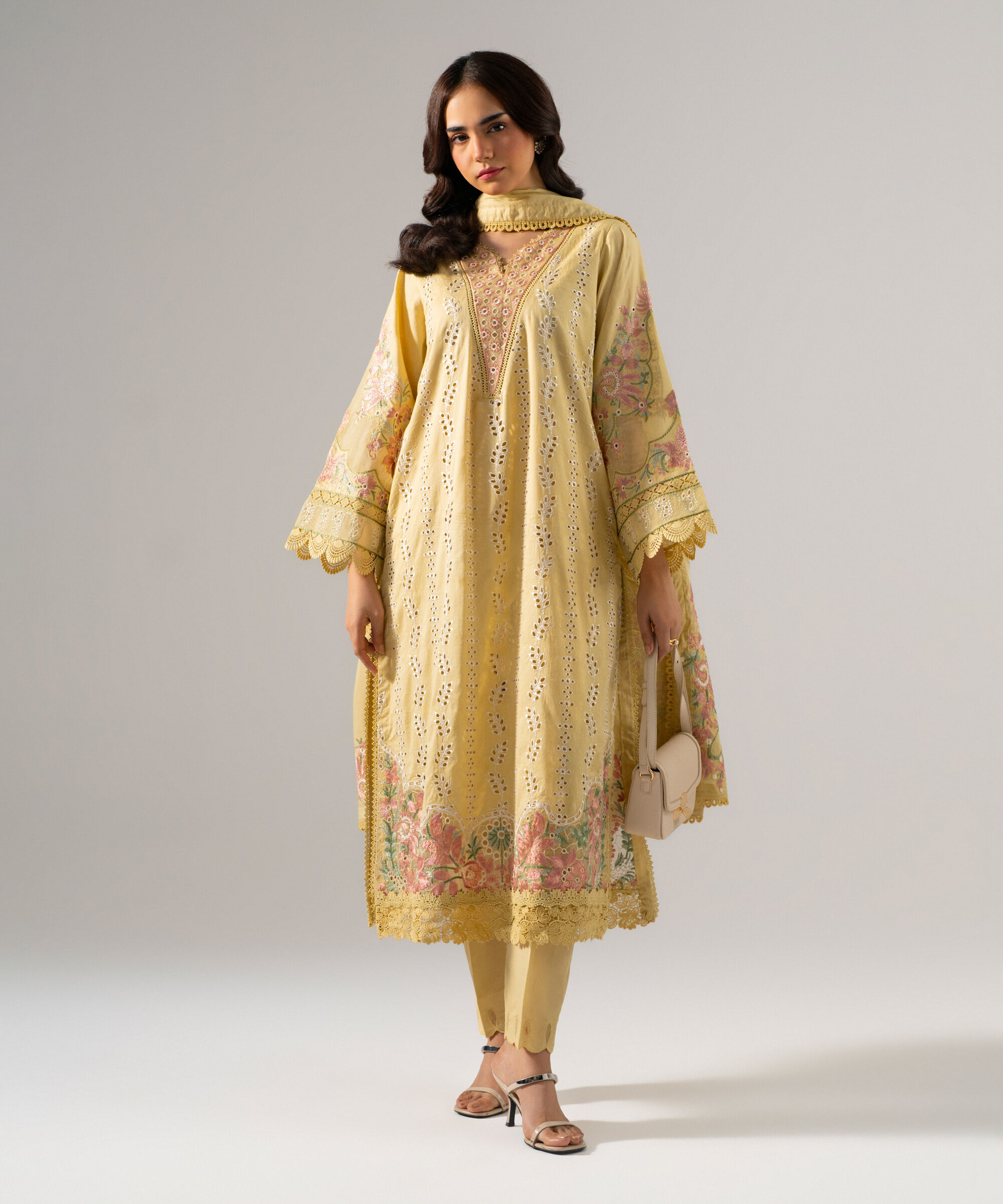 Retail Price: 25990/-PKR