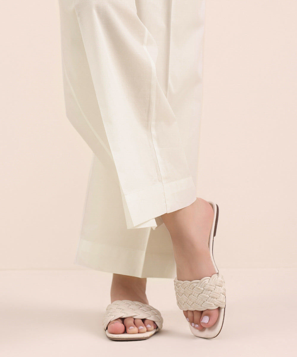 Woman - White Solid Cambric Straight Pants