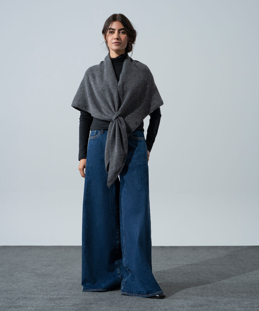Women's Western Wear Grey Polyester Solid Woolen Scarf