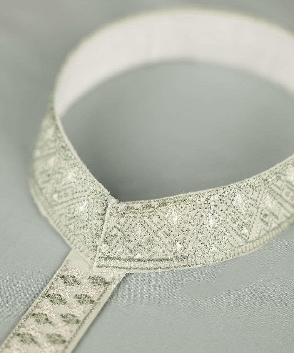 Man - Off White Embroidered Cotton Suit