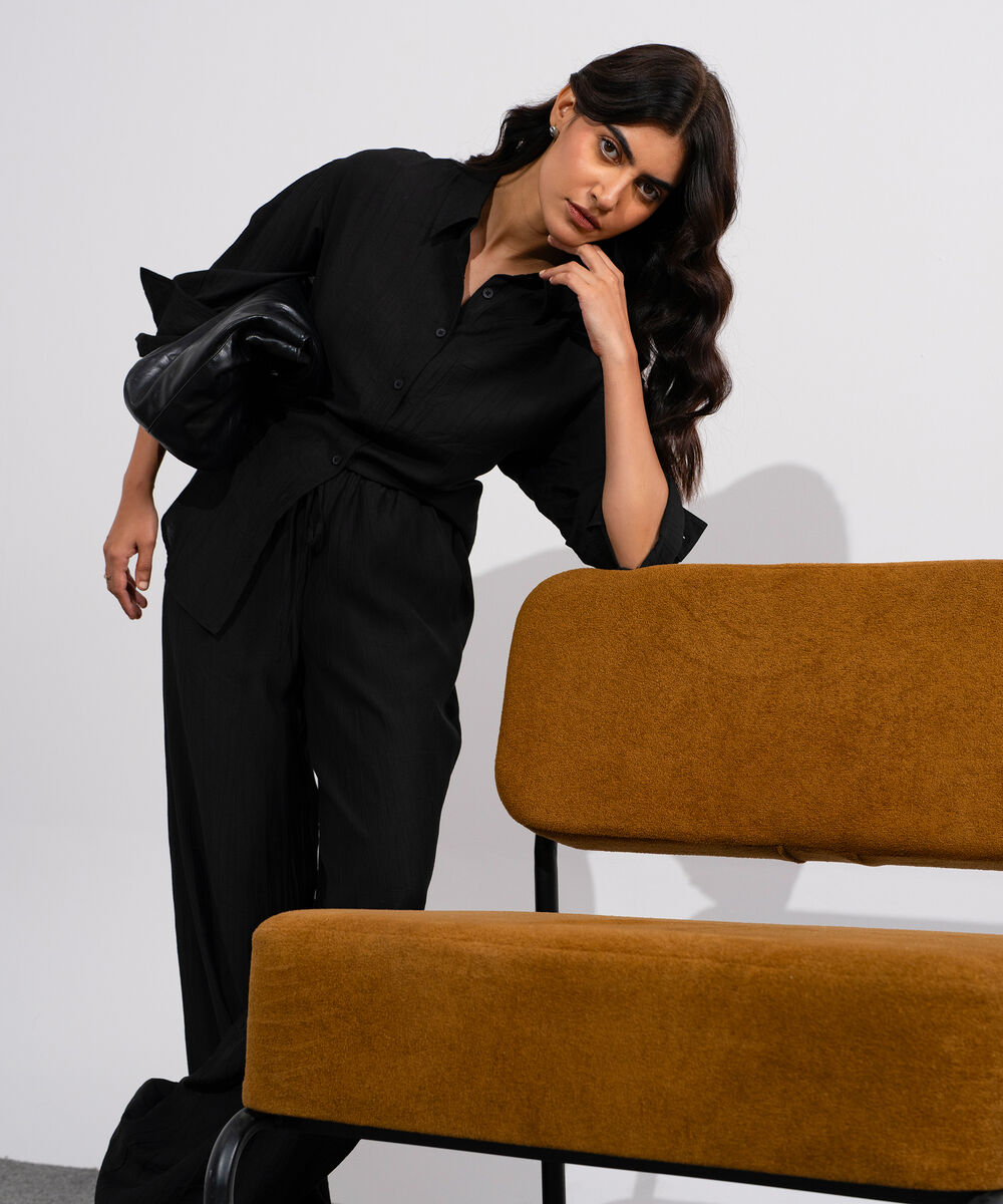 Women's Black Textured Pull-On Trousers