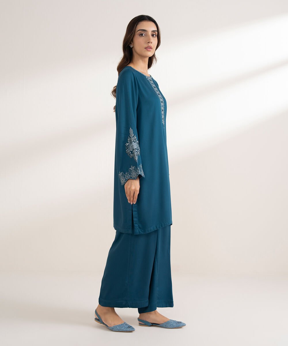 Women's RTW Bedford Embroidered Straight Blue Shirt