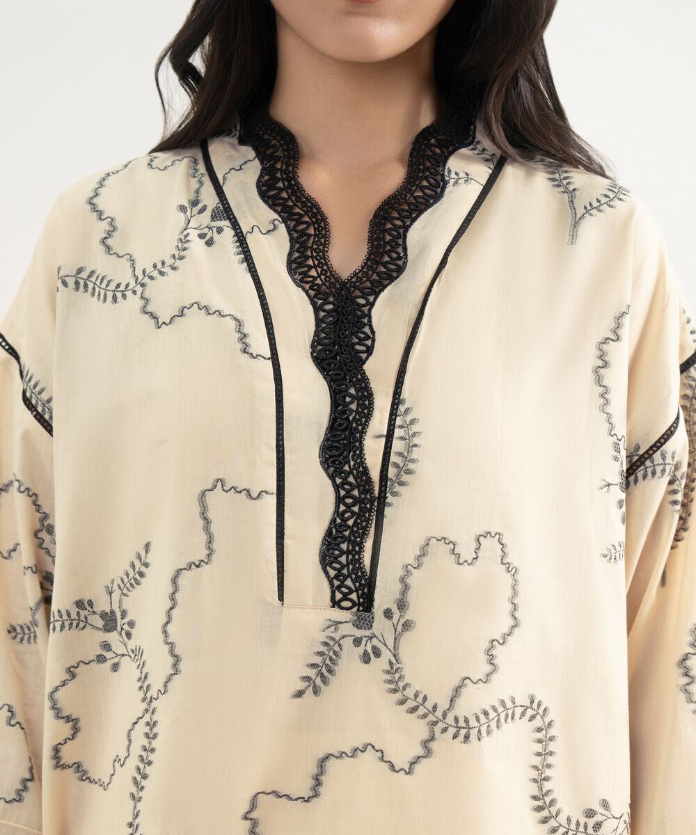 Women's RTW Extra Weft Jacquard Solid Off White 2 Piece Suit