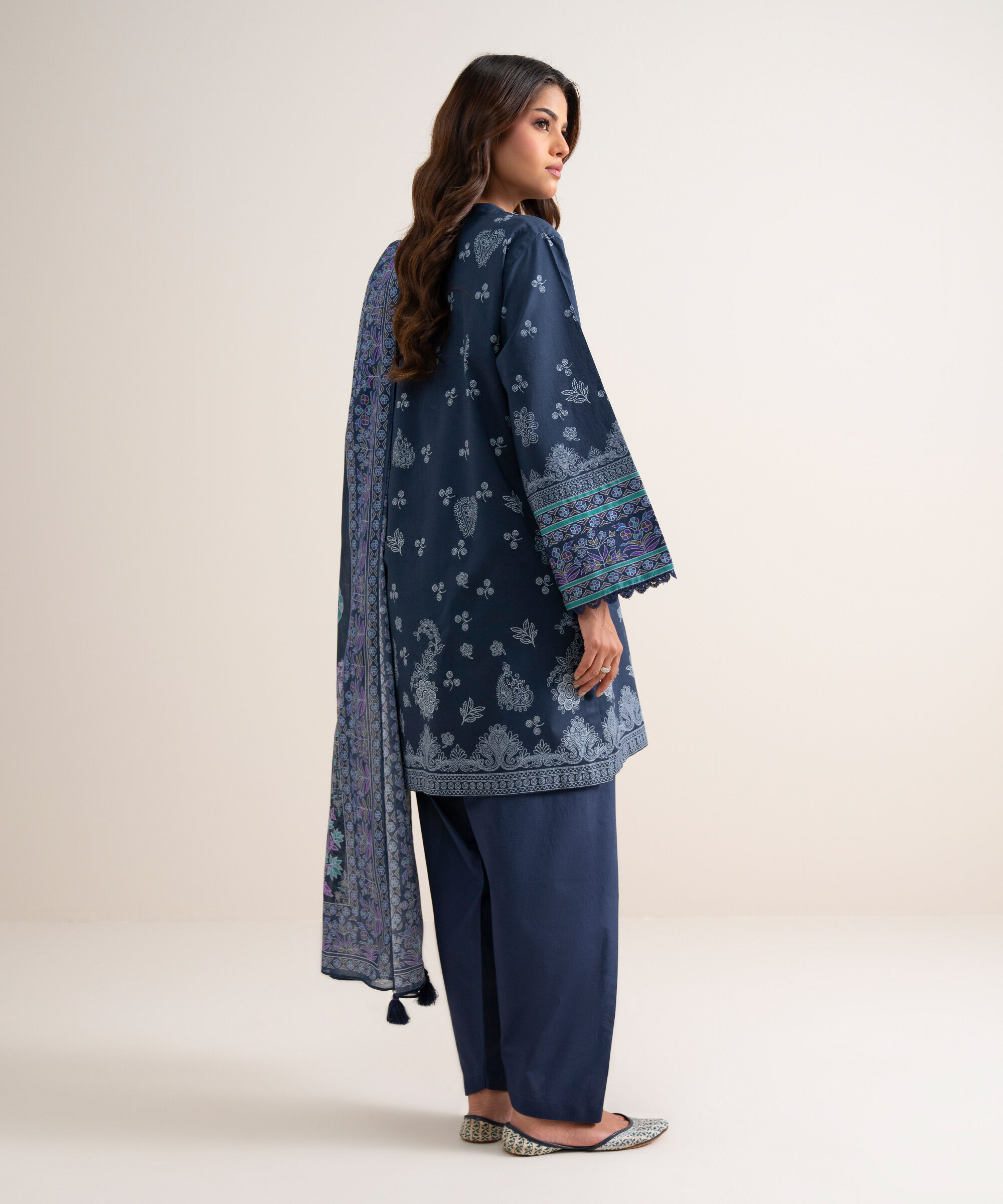 Unstitched 3 PC 0U3PDYS26V89