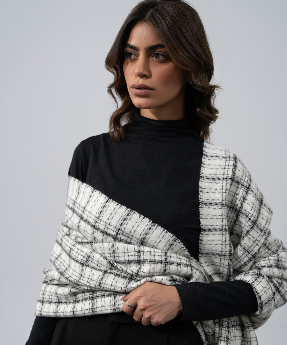 Women's Western Wear White Polyester Checkered Woolen Scarf