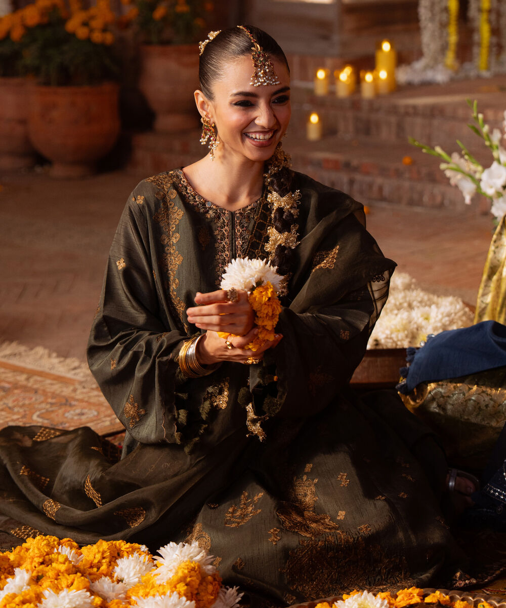 Women's Unstitched Raw Silk Embroidered Green 3 Piece Suit