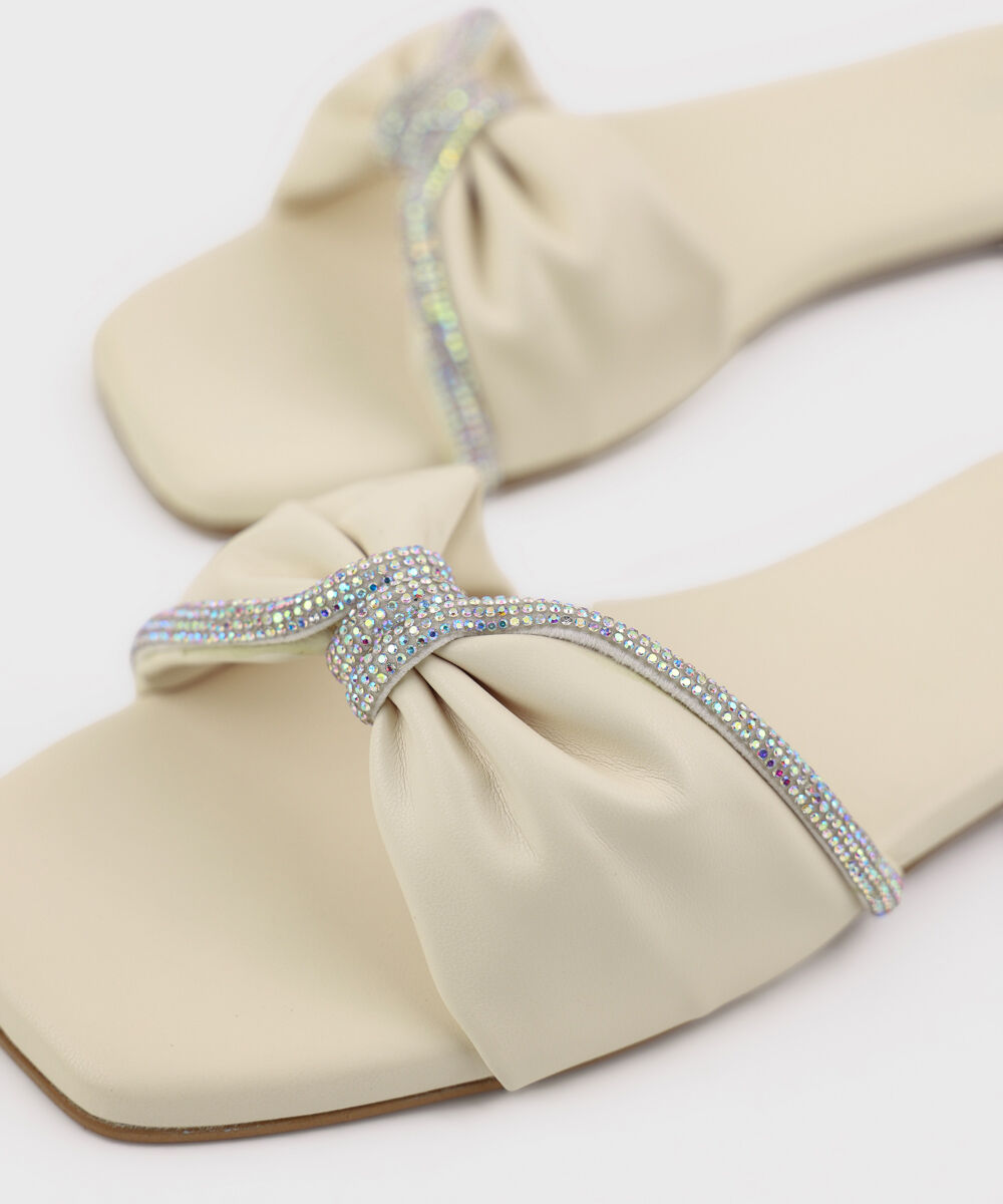 Women's Off White Flats