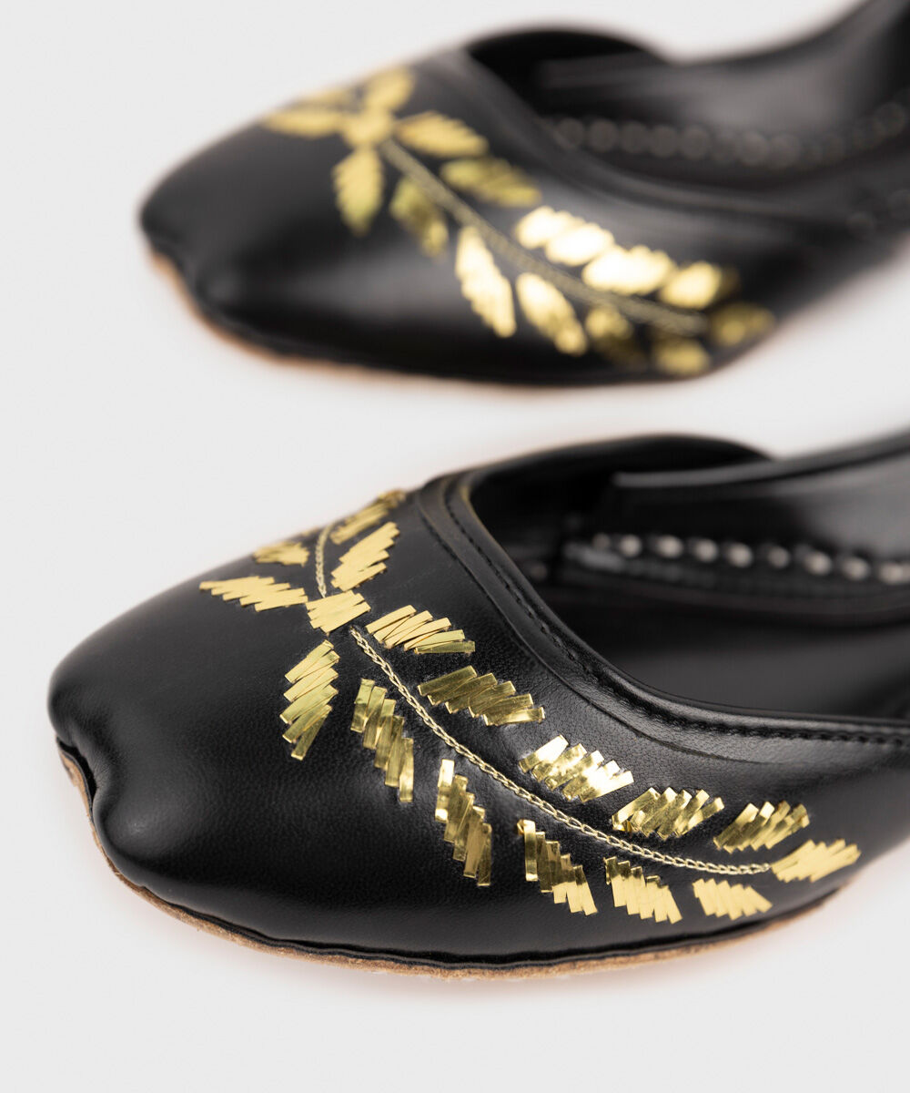 Women's Black Khussa