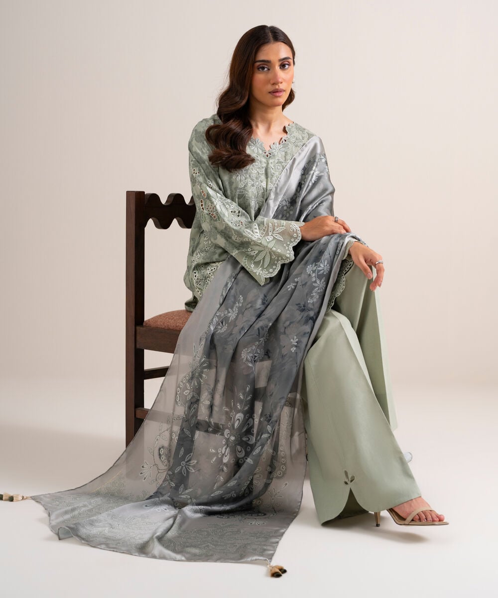 3 Piece - Embroidered Jacquard Suit
