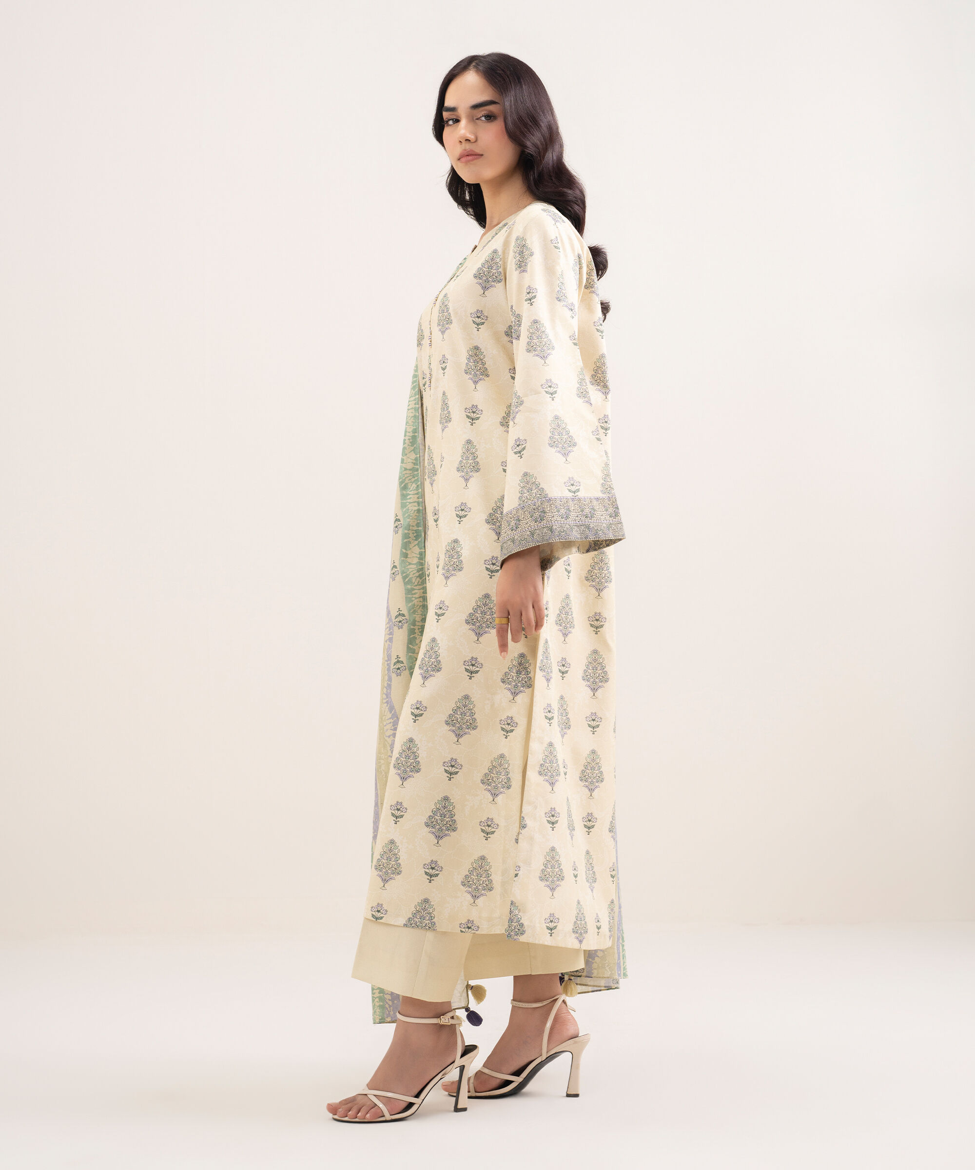 Unstitched 3 PC U3PDDS26V348