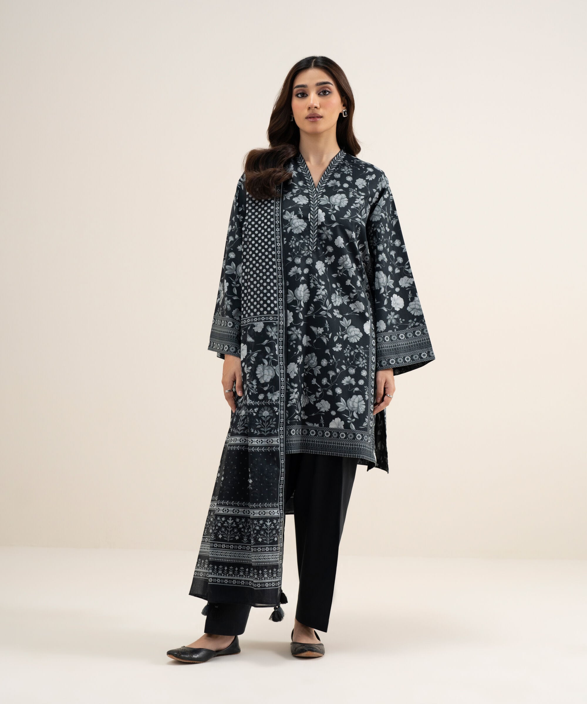 Unstitched 3 PC U3PDDS26V558