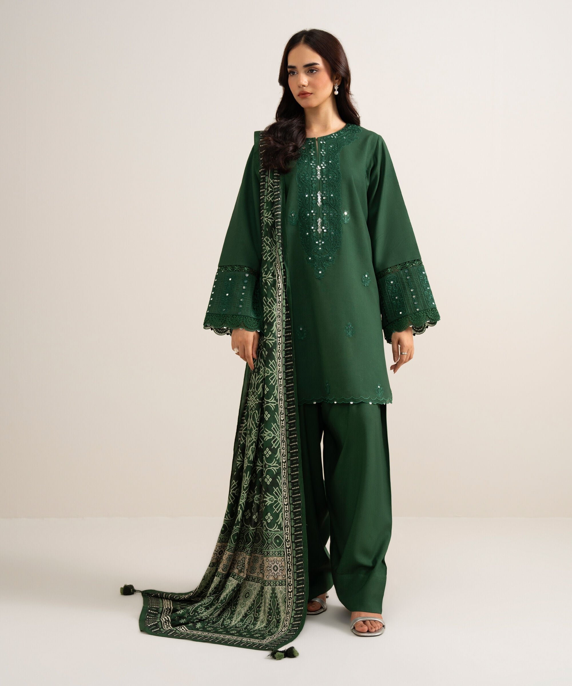 Retail Price: 7590/-PKR