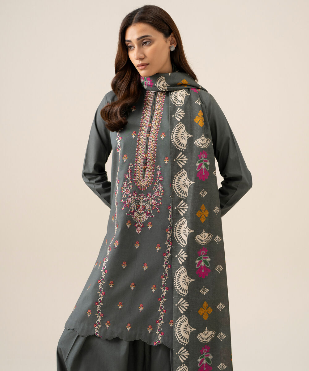 Women's Unstitched Basic Khaddar Embroidered Grey 3 Piece Suit