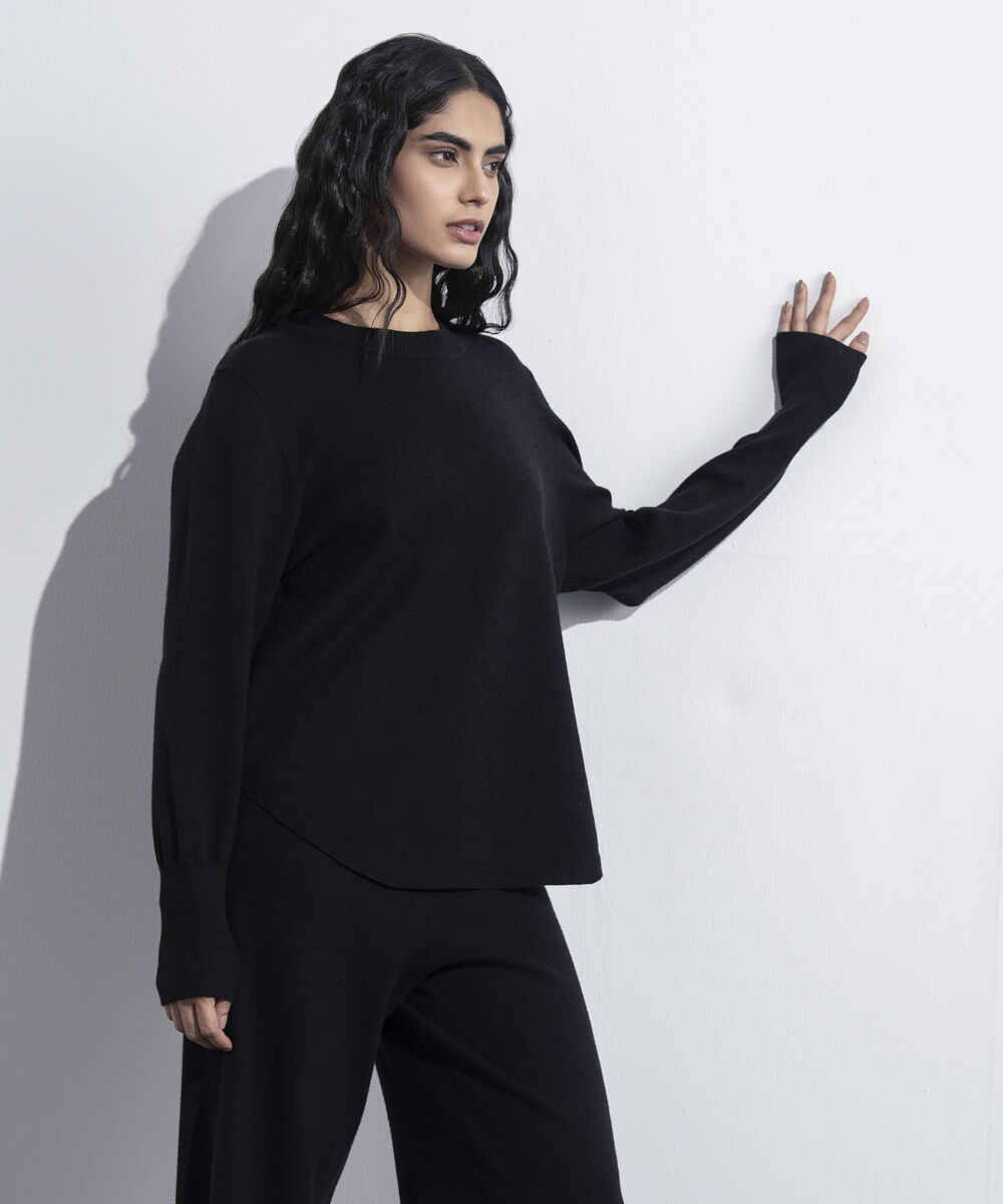 Women's Western Wear Black Knit Sweater With Round Hem