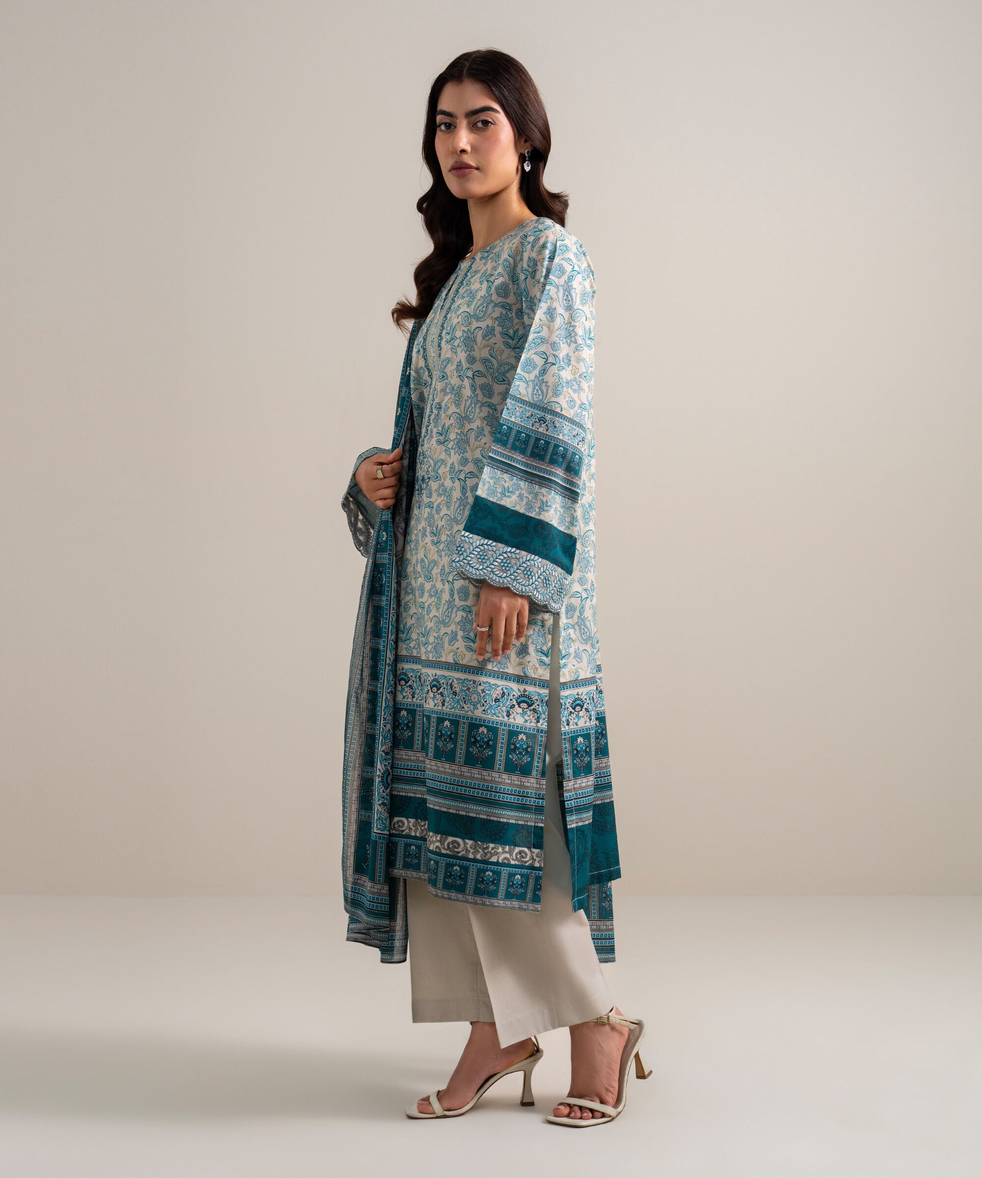 Unstitched 3 PC U3PDDS26V697