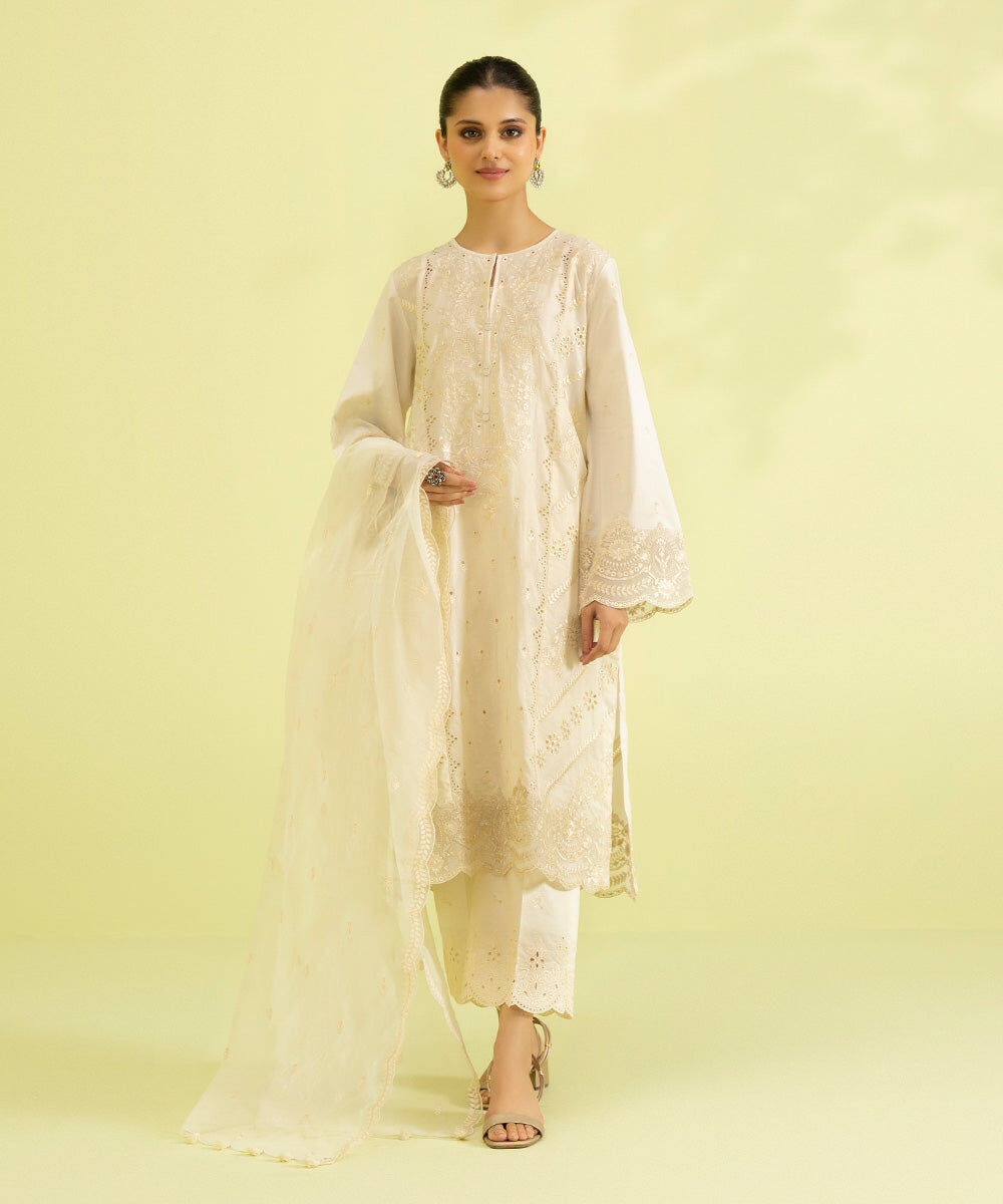 3 Piece - Embroidered Lawn Suit