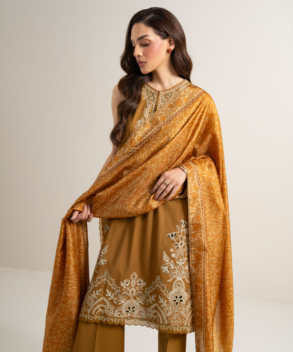 3 Piece - Embroidered Lawn Suit