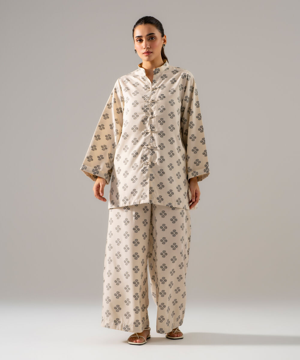 Women's RTW Poly Viscose Jacquard Solid White 2 Piece Suit
