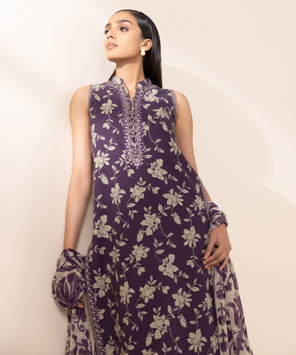 Women's Unstitched Light Khaddar Purple Embroidered 3 Piece Suit