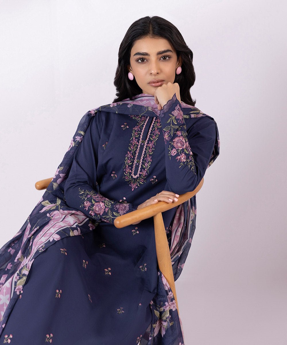 Women's Unstitched on SAPPHIRE MID SEASON SALE UPTO 50% OFF