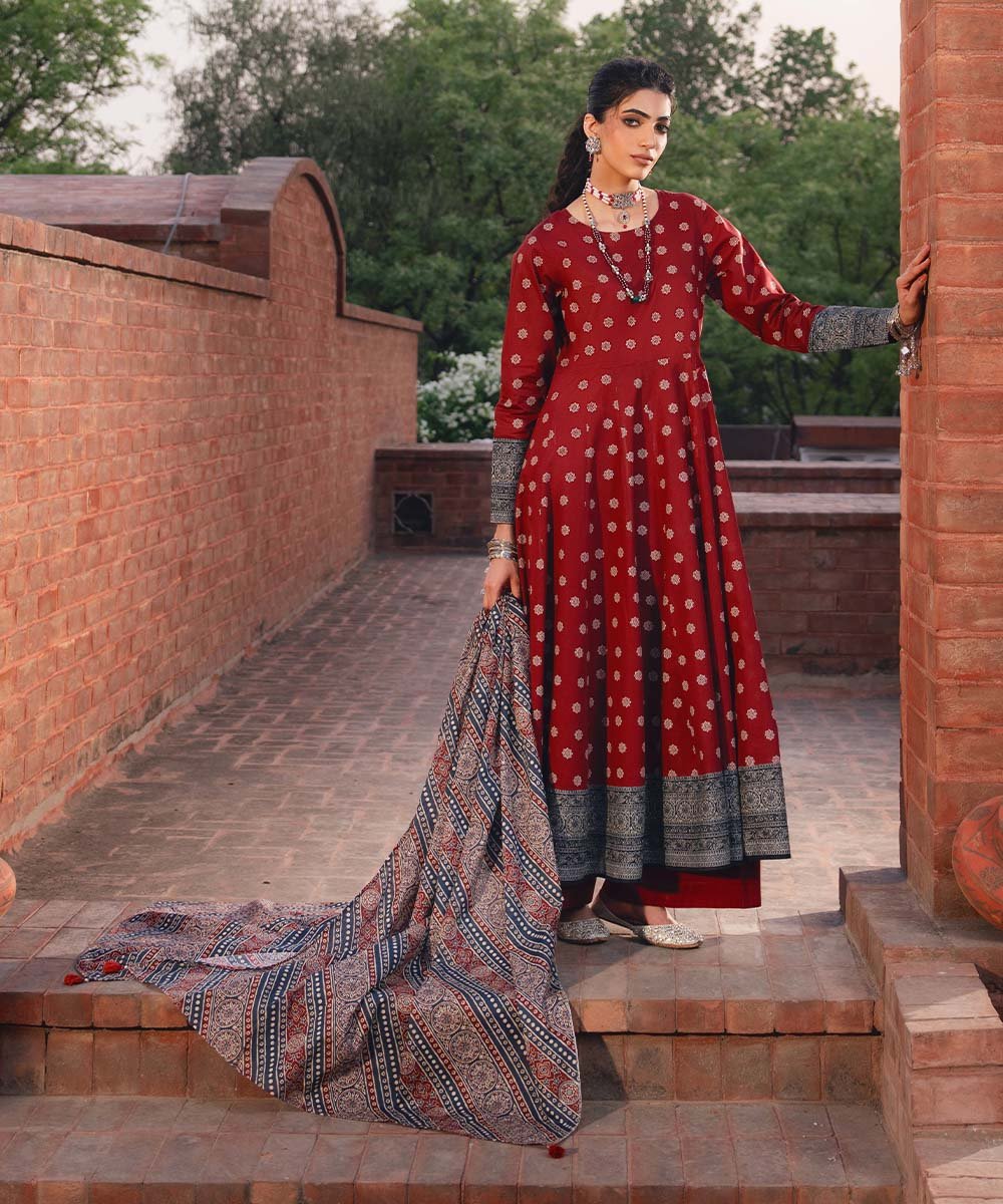 Women's Ready To Wear on SAPPHIRE MID SEASON SALE UPTO 50% OFF
