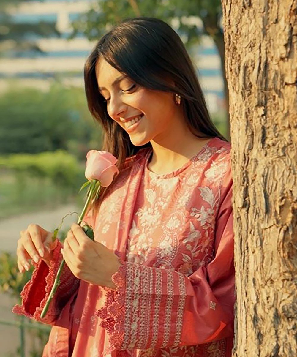 Women's Unstitched on SAPPHIRE MID SEASON SALE UPTO 50% OFF
